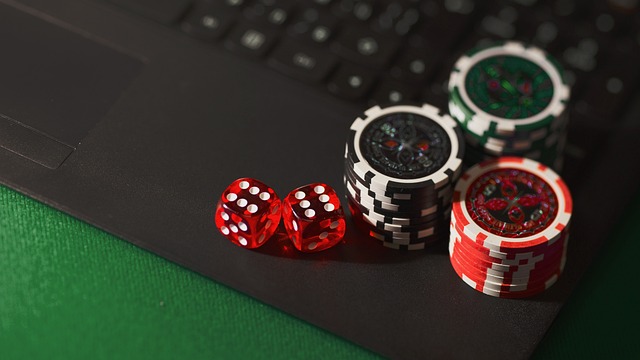 online poker and live poker